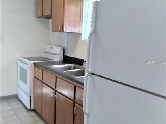 3rd image of 420 Camellia Dr