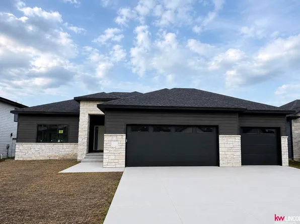3653 Wilderness Hills Blvd, Lincoln, NE 68516