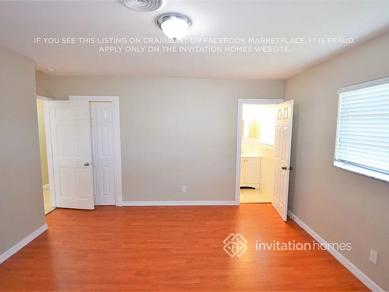 458 NE 38th St — Photo 11
