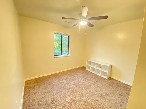 2048 Woodtrail Dr APT 69, Fairfield, OH 45014