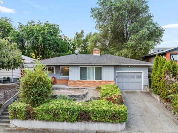 1524 E 9th St, The Dalles, OR 97058