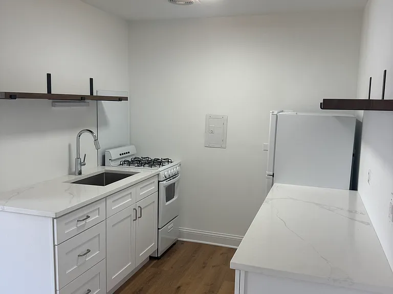 1060 W Hollywood Ave #506 — Photo 5