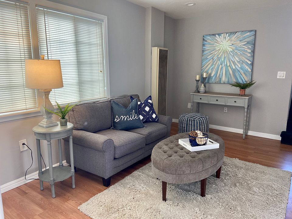 1st image of 9879 Thermal St