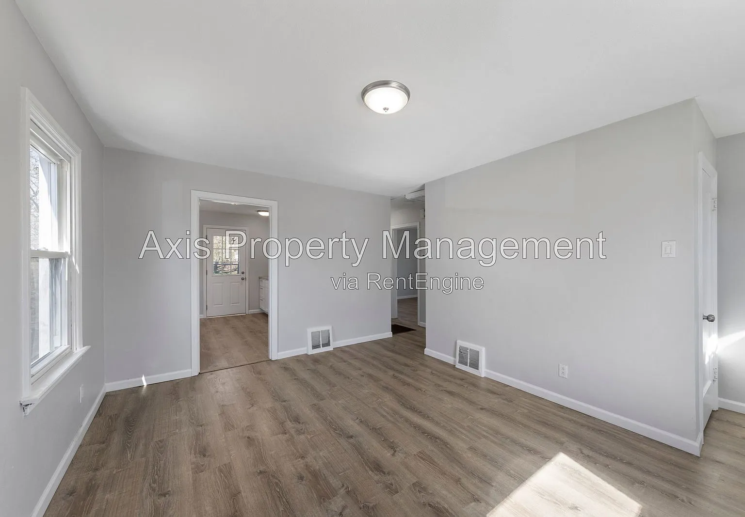 2 bed, 1.0 bath, 784 sqft, $1,250 — Photo 2