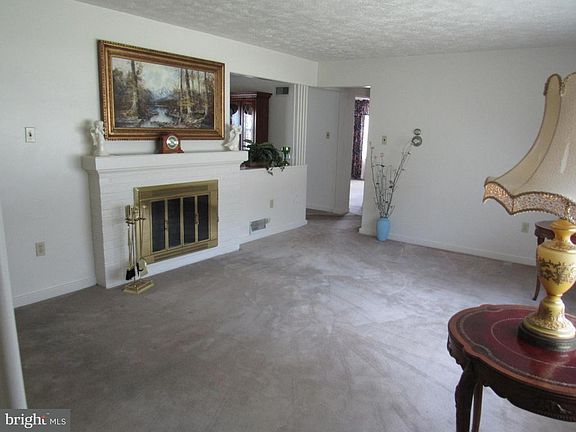 4th image of 432 Hillcrest Rd