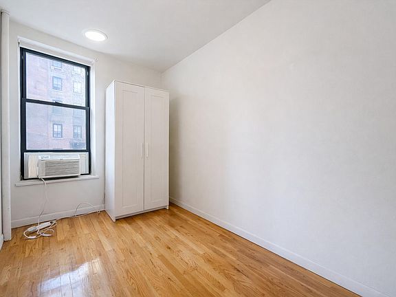 5th image of 401 E 68th St APT 4B