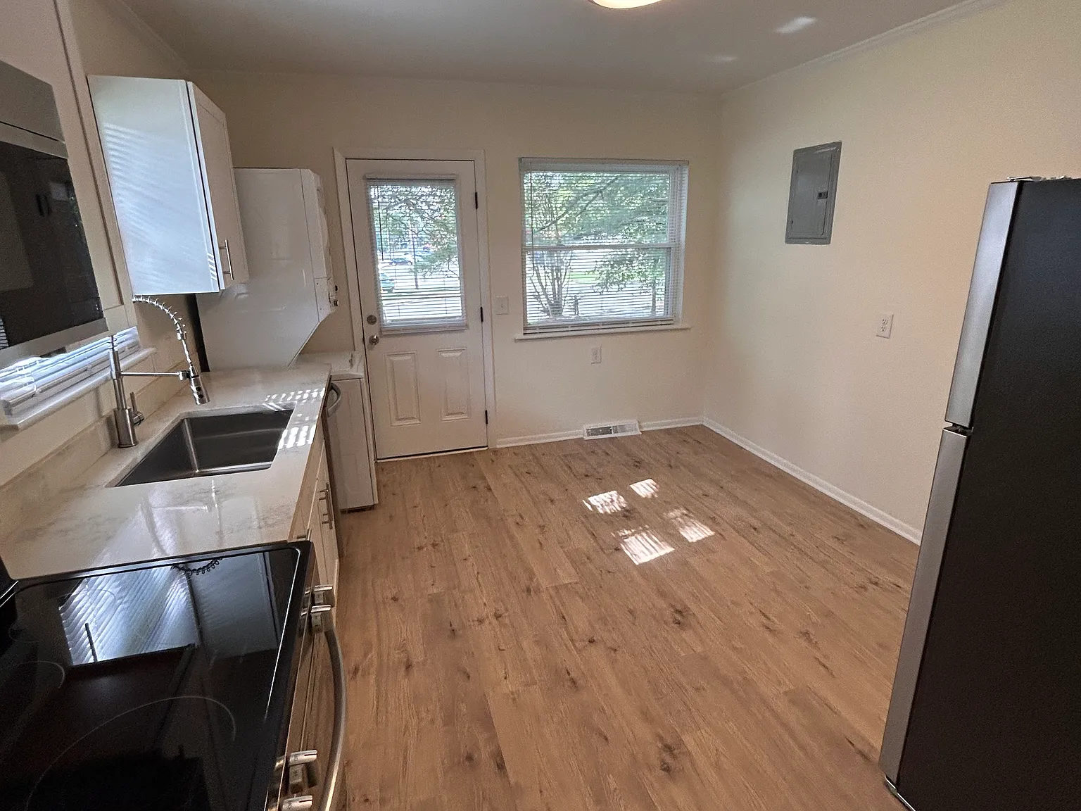 2 bed, 682 sqft, $1,575 — Photo 4