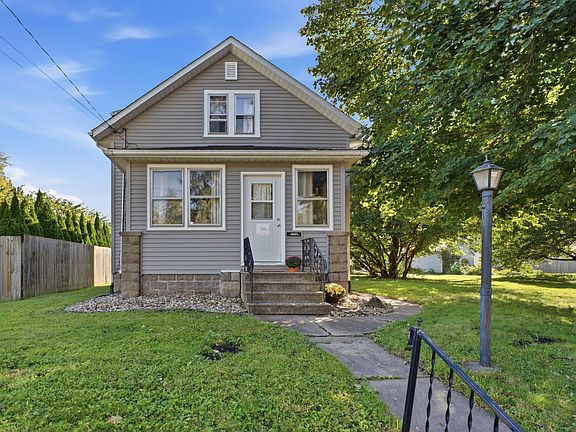 2nd image of 2526 4th St