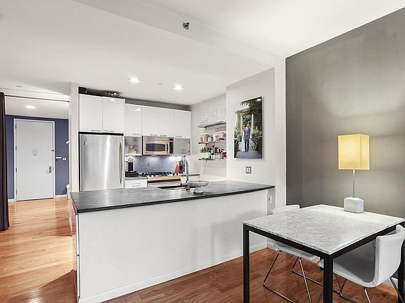 4th image of 5-15 49th Ave #4K