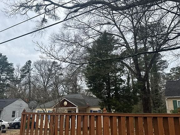 2nd image of 1985 McAfee Pl