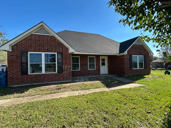 100 Phil Ave, Wortham, TX 76693