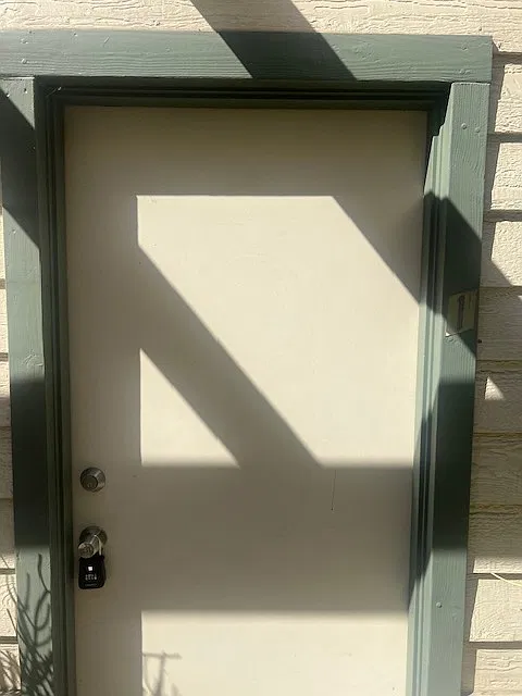 1160 Justin Ave — Photo 1