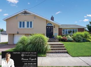 31 Harrogate St, Lido Beach, NY 11561