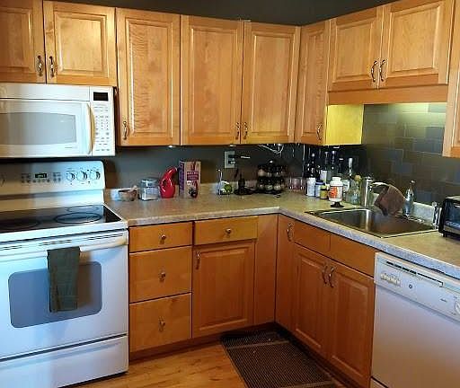 3rd image of 78 10th St E Unit 1809