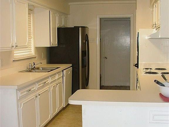 5th image of 2889 Mill Wood Cir