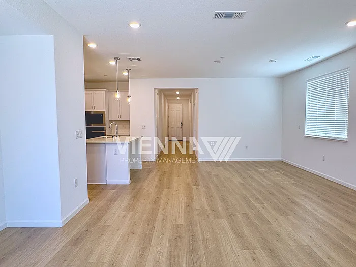 1568 Edgewood Ln — Photo 13