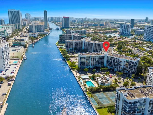 800 Parkview Dr APT 909, Hallandale, FL 33009