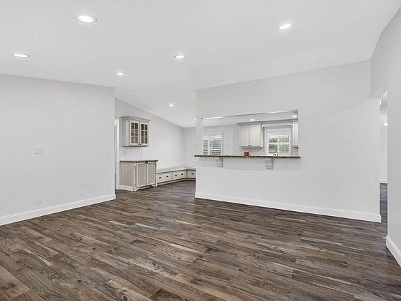 3rd image of 8443 Elaine Drive
