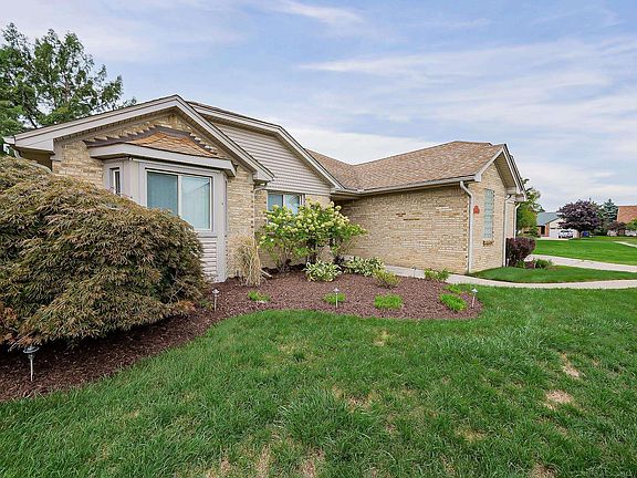 3rd image of 33785 Farmview Ln