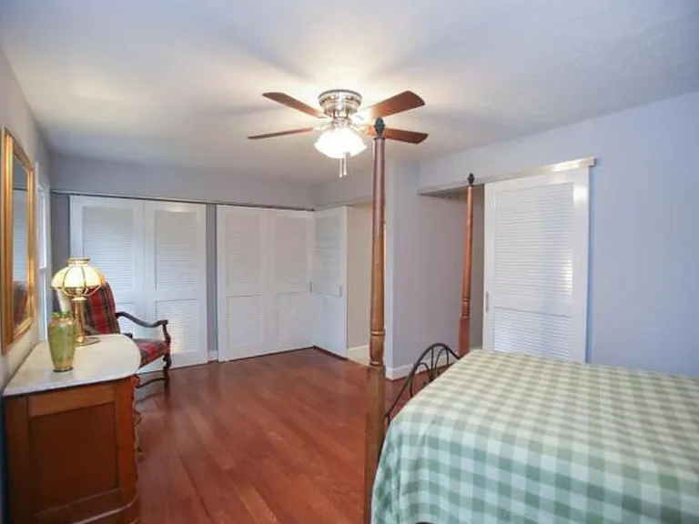 10443 Ghentwood Row — Photo 7