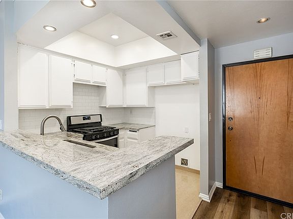 5th image of 7211 Cozycroft Ave Unit 71