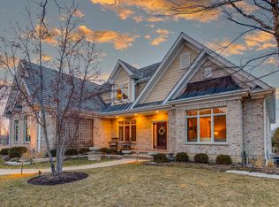 7235 Roxbury Ct, Mundelein, IL 60060