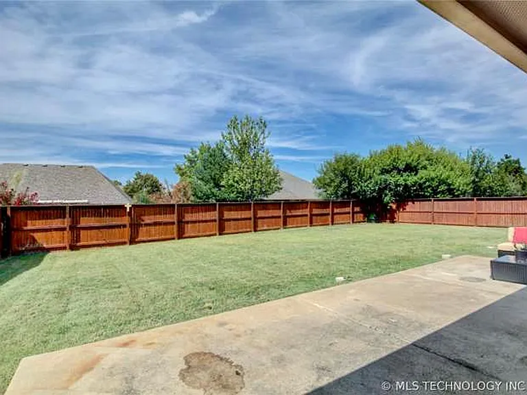 7324 E Knoxville St — Photo 19