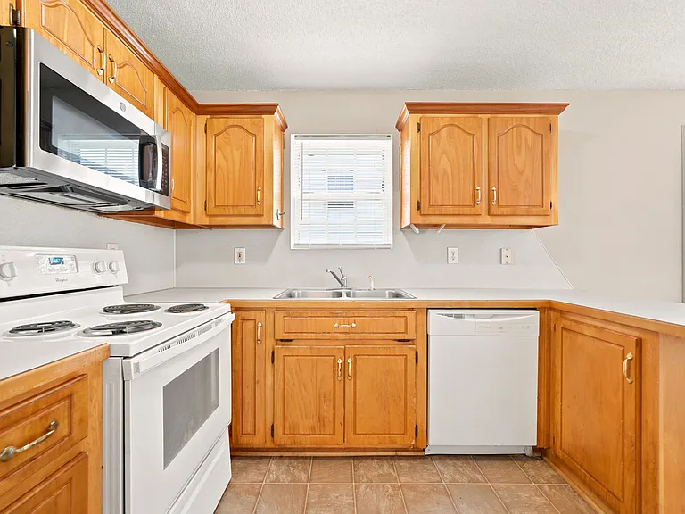 86 Hanna Dr — Photo 8
