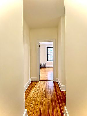3rd image of 502 E 79th St APT 6C