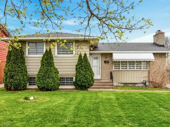 20 Saint Charles Dr, Thorold, ON L2V 2W4