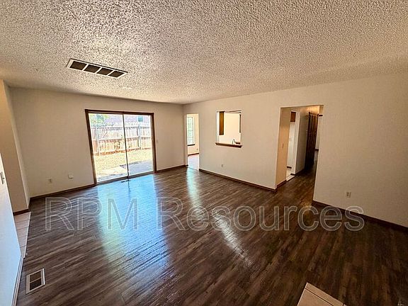 5th image of 7000 Woodlake Dr