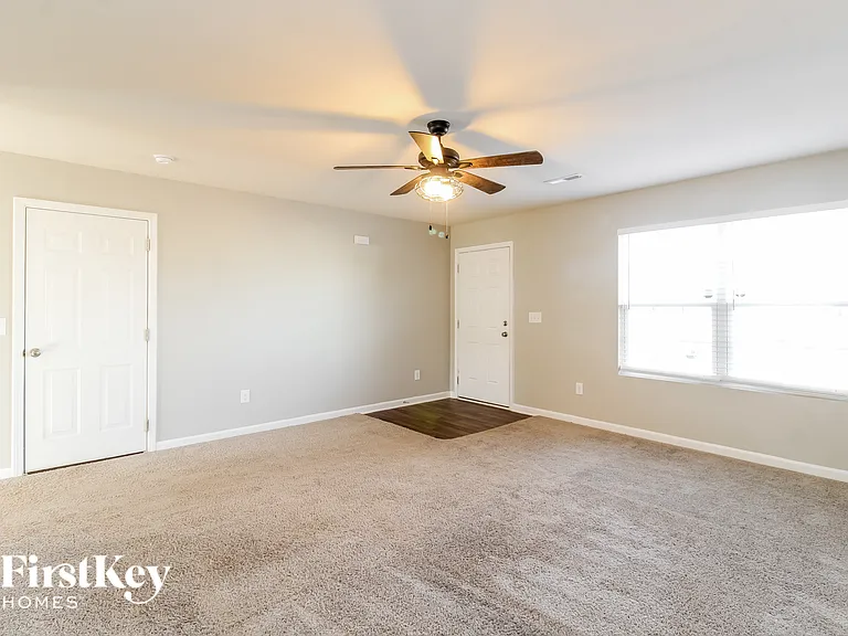 151 Bedrock Ct — Photo 2