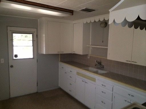 5th image of 7870 Elm Ave