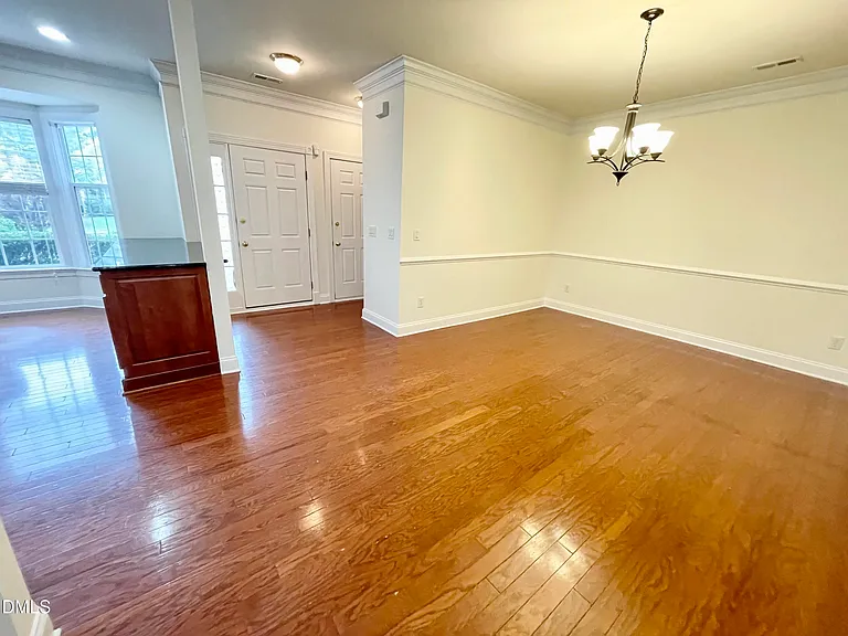 9519 Dellbrook Ct — Photo 5