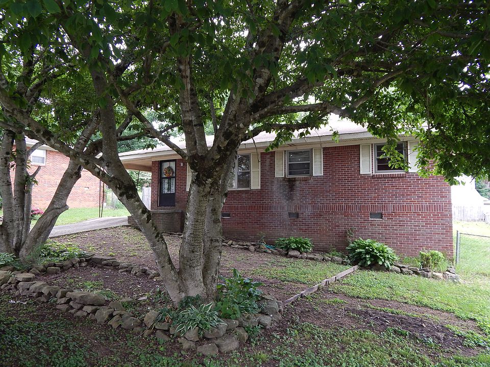1st image of 119 E Dixon St