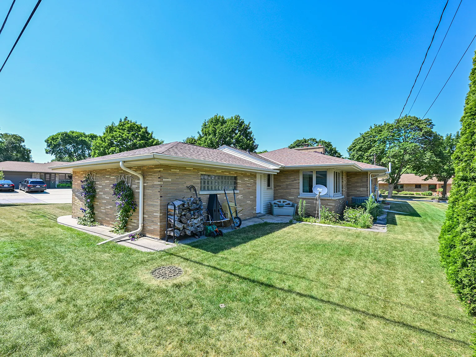 3 bed, 1.5 bath, 1752 sqft, $3,150 — Photo 4