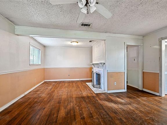 3rd image of 4244 E Loyola Dr