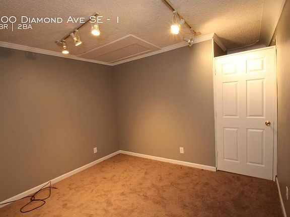 4th image of 100 Diamond Ave SE #1