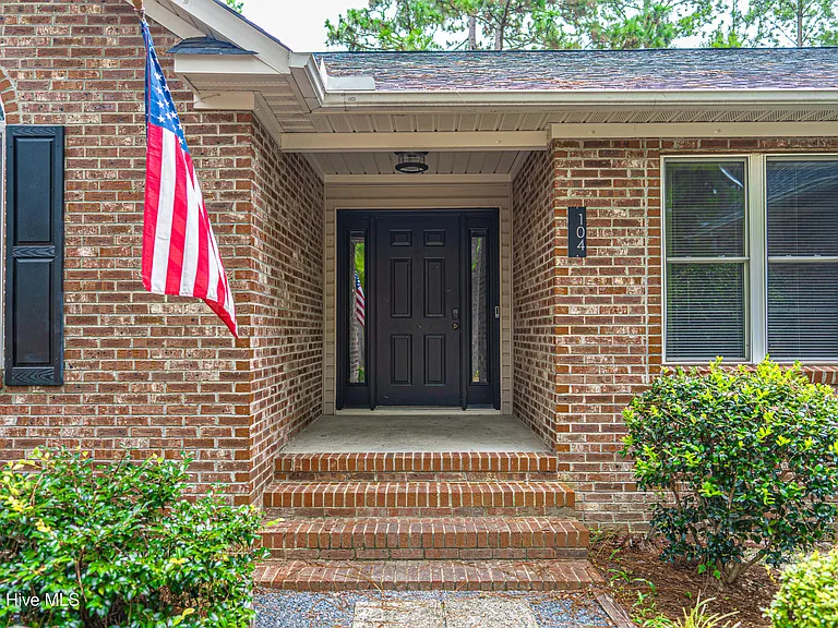 104 Juniper Creek Blvd — Photo 3