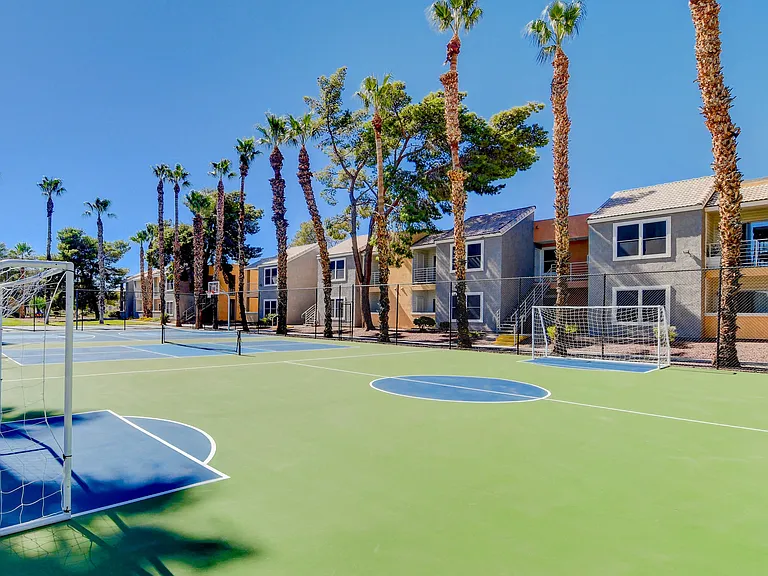 Citrus Apartments — Photo 23
