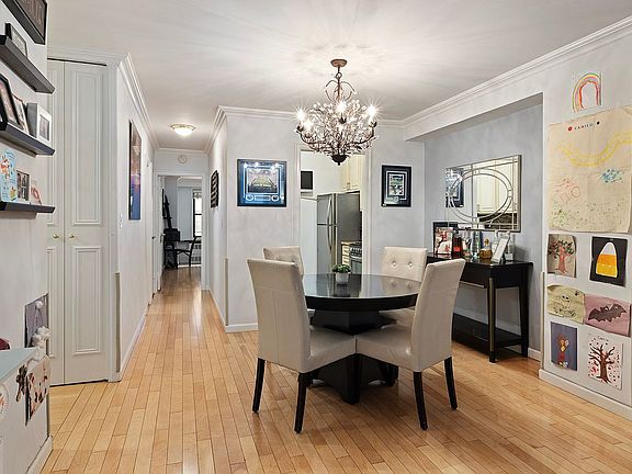 4th image of 220 E 54th St APT 2D