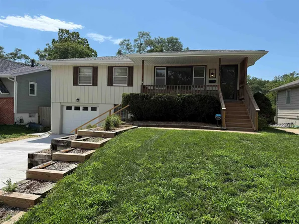 2808 Jackson St, Bellevue, NE 68005
