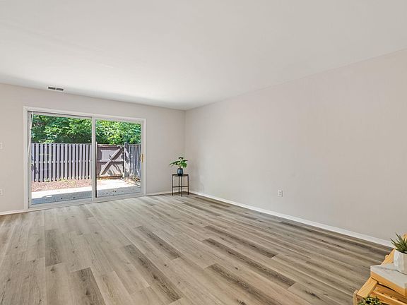 5th image of 1806 Ivy Oak Sq #43