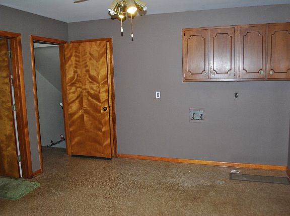 2nd image of 409 E Hillside Dr