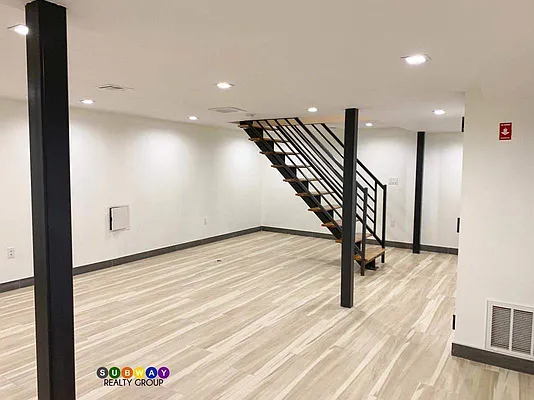 Rented by Aron Fried, LREB | media 25