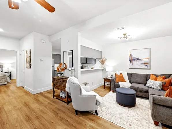 1910 Robbins Pl APT 105, Austin, TX 78705