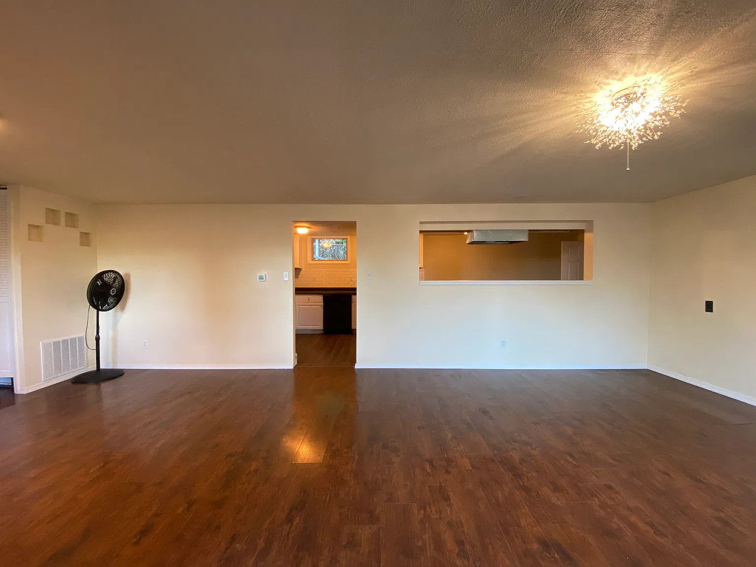 3 bed, 1570 sqft, $3,000 — Photo 3