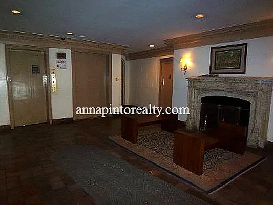 Sold by Anna Pinto Realty | media 17