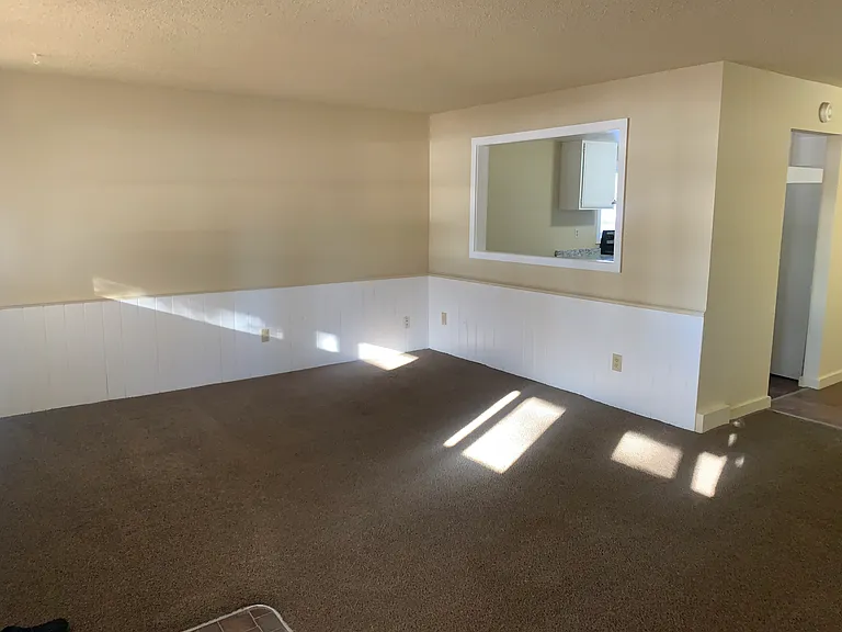 E Coachman Dr — Photo 10