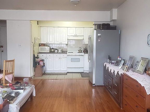 4th image of 4131 51st St APT 7E